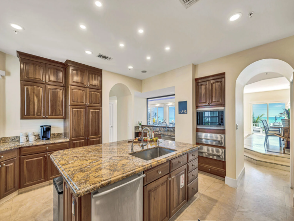 Luxurious Penthouse with Ocean Views in Islamorada